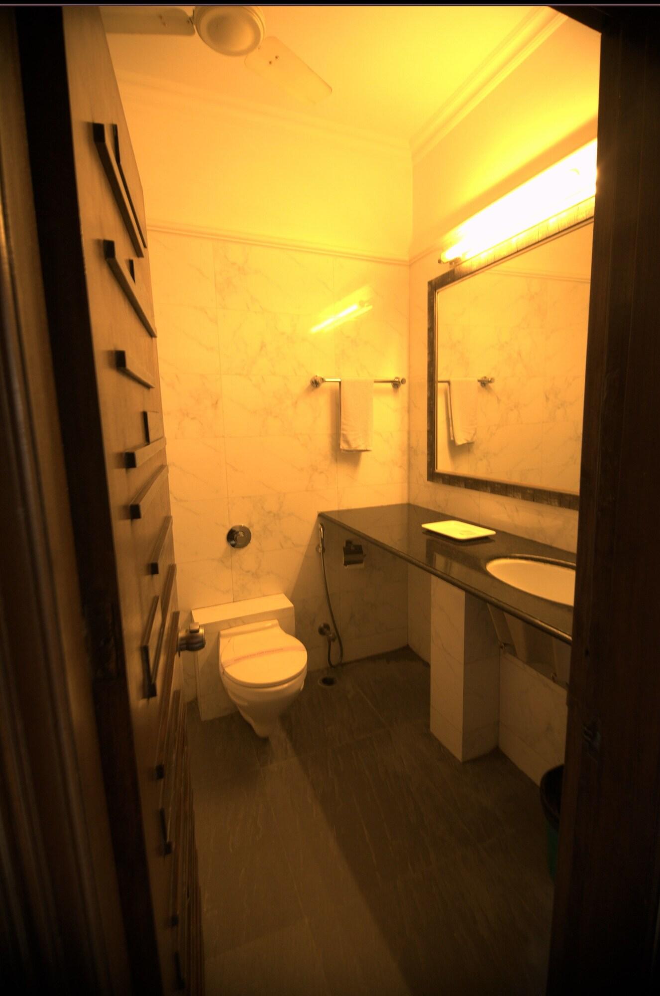 Hotel Palm Greens Ню Делхи Екстериор снимка