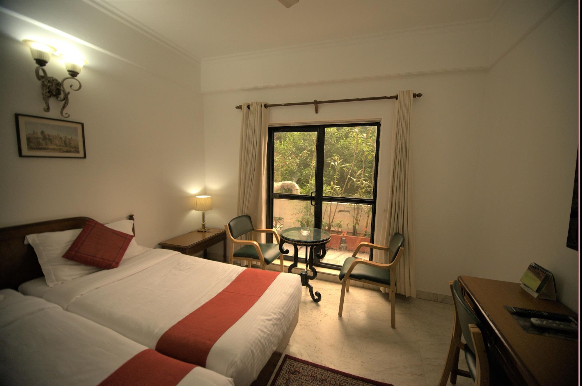 Hotel Palm Greens Ню Делхи Екстериор снимка