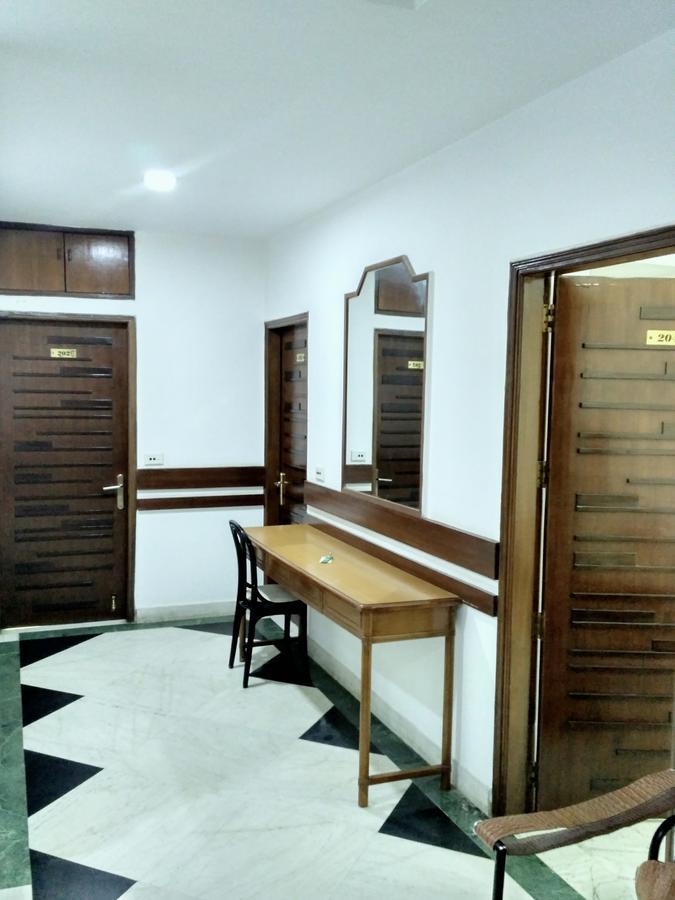 Hotel Palm Greens Ню Делхи Екстериор снимка