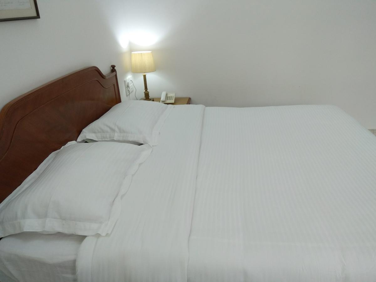 Hotel Palm Greens Ню Делхи Екстериор снимка