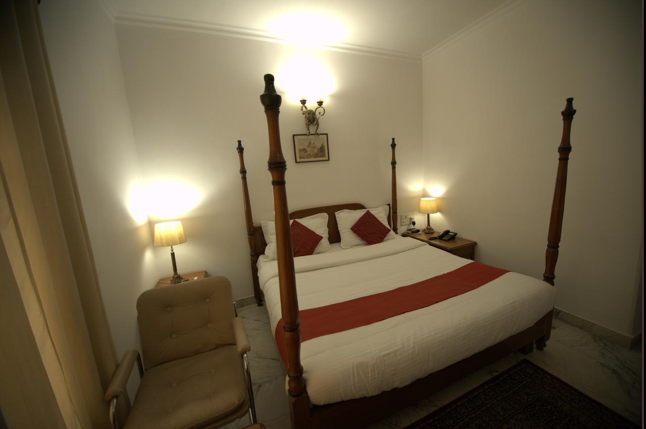 Hotel Palm Greens Ню Делхи Екстериор снимка