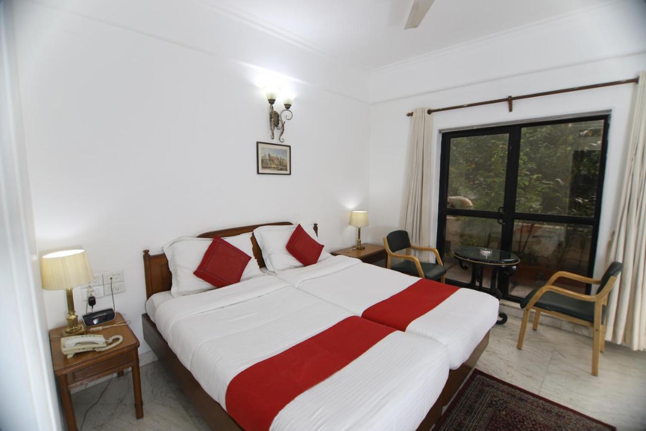 Hotel Palm Greens Ню Делхи Екстериор снимка