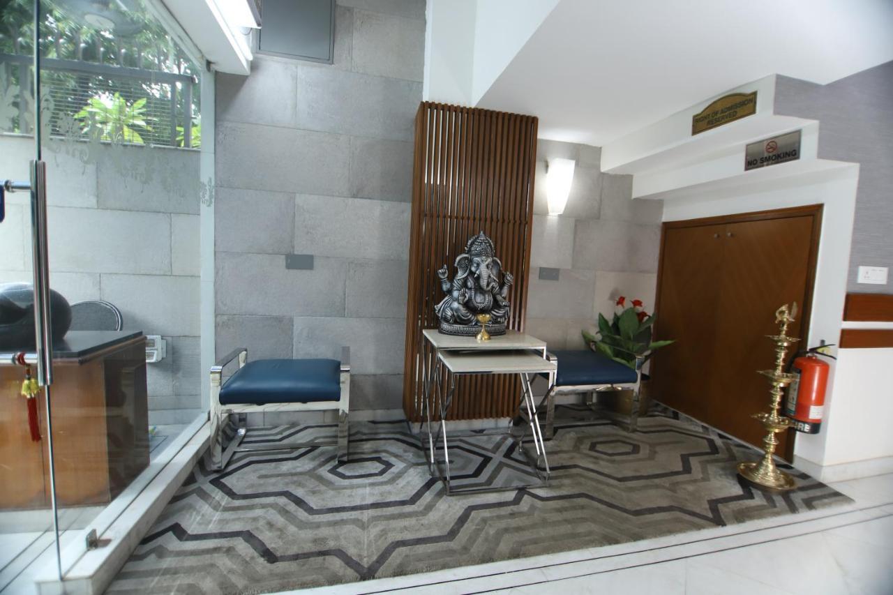 Hotel Palm Greens Ню Делхи Екстериор снимка